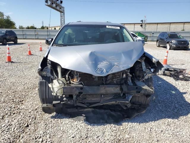 2014 Toyota Sienna LE