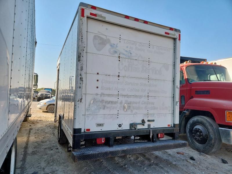 2008 Ford Econoline E450 Super Duty Cutaway Van