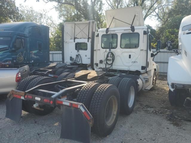 2018 Freightliner Cascadia 125 Semi Truck