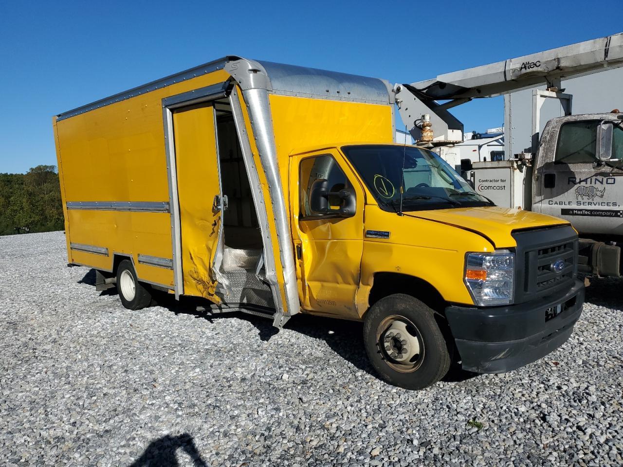 2023 Ford Econoline E350 Super Duty Cutaway Van