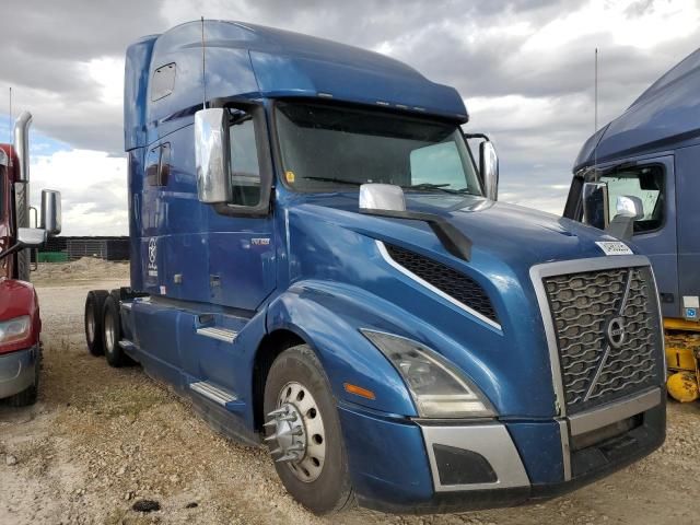 2019 Volvo VNL Semi Truck