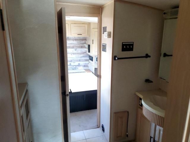 1997 Spartan Motors Motorhome 4VZ