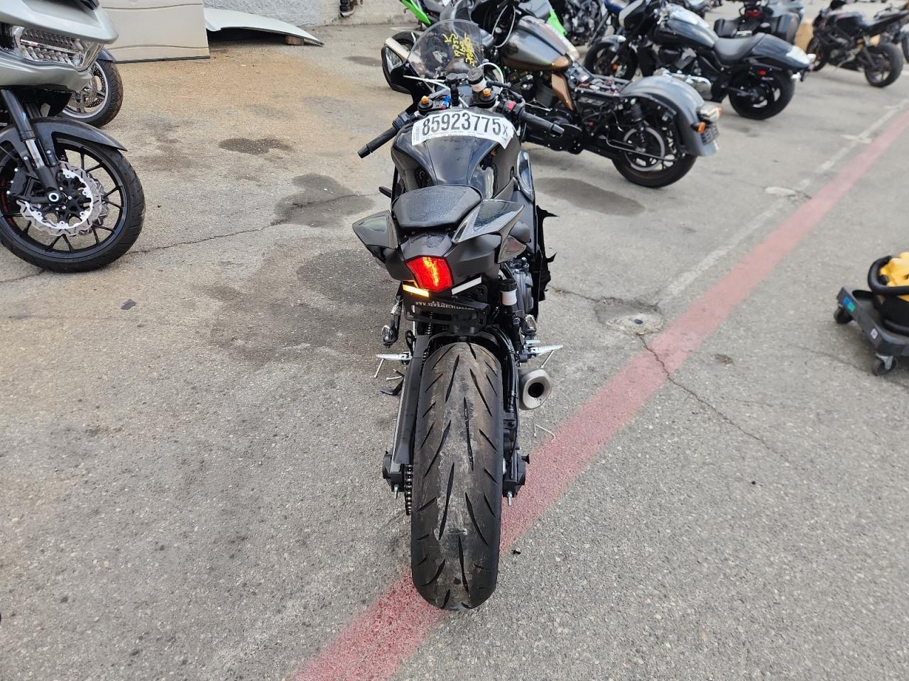 2025 Yamaha YZFR7