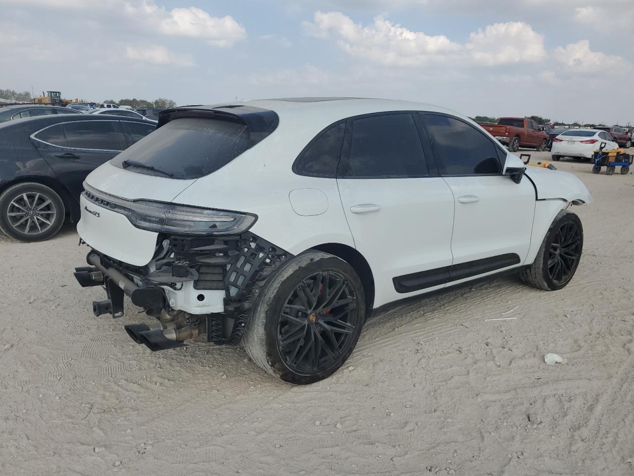 2024 Porsche Macan gts