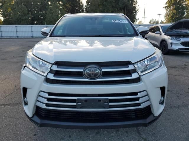 2017 Toyota Highlander SE