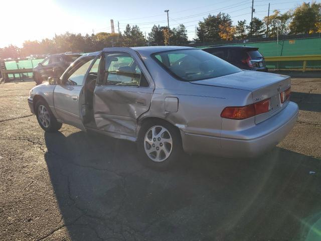 2000 Toyota Camry