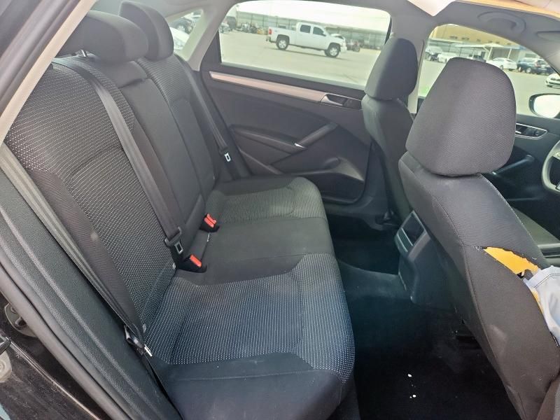 2016 Volkswagen Passat s