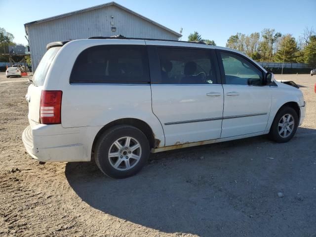 2010 Chrysler Town & Country Touring
