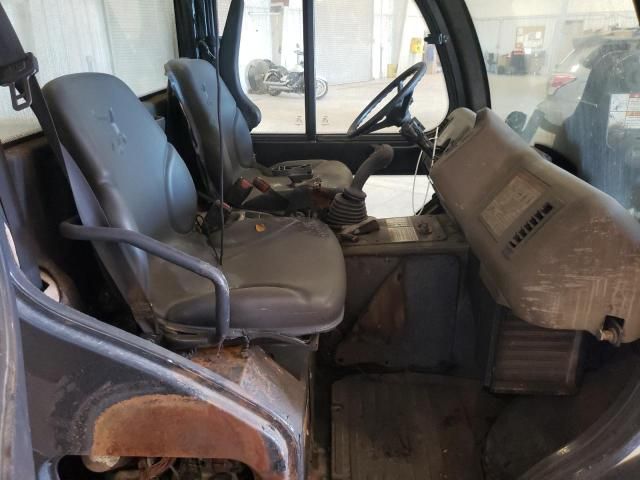 2016 Bobcat Toolcat 5600-Skidder