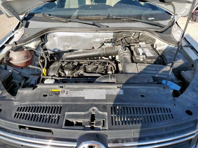 2016 Volkswagen Tiguan S