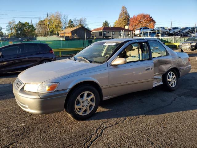 2000 Toyota Camry
