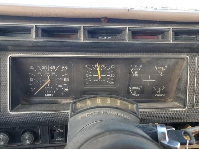 1990 Ford F800 Crane Truck