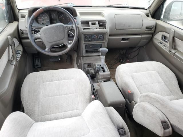 1996 Mitsubishi Montero LS