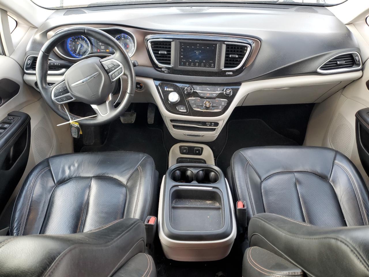 2018 Chrysler Pacifica Touring l