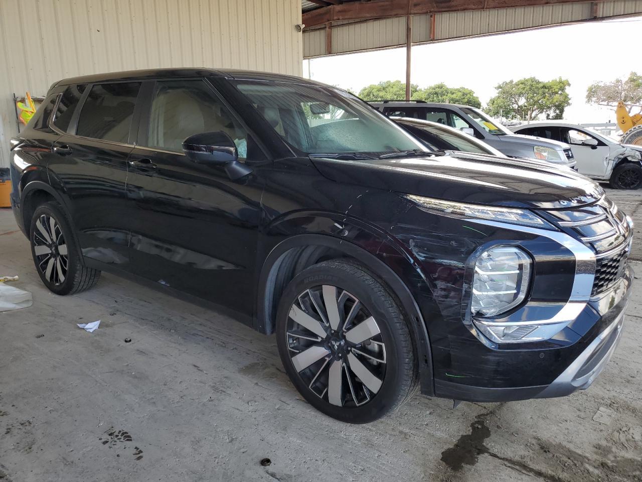 2025 Mitsubishi Outlander se