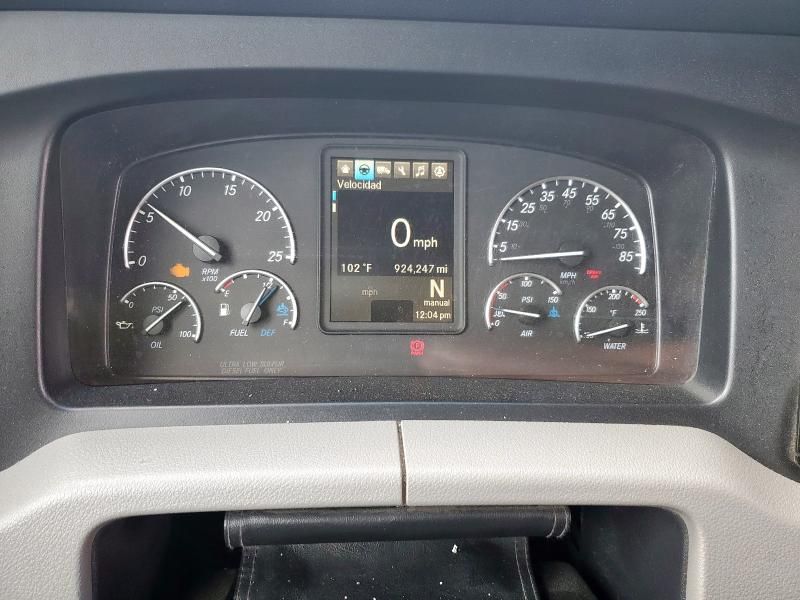 2020 Freightliner Cascadia 126 Semi Truck