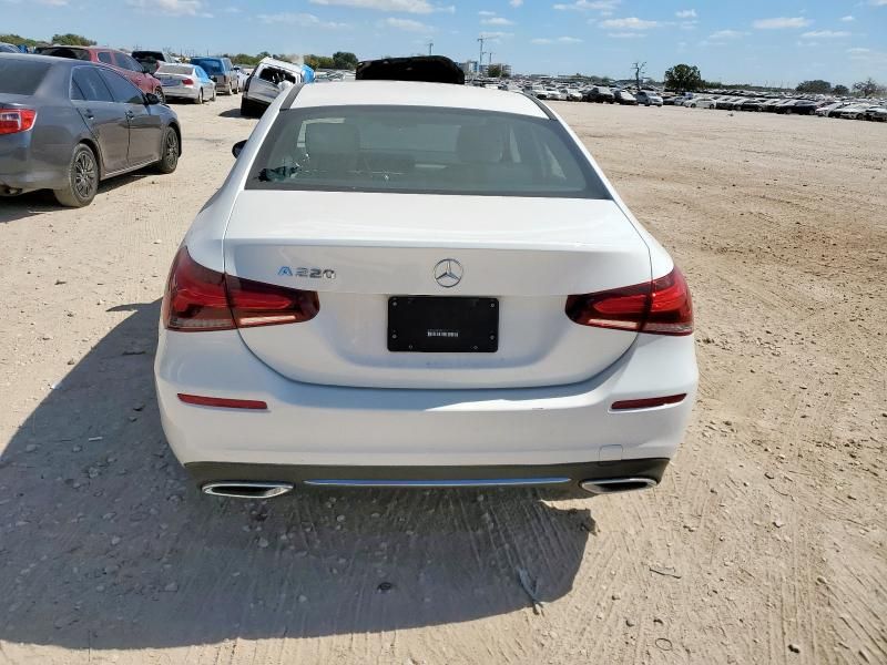 2021 Mercedes-Benz A 220