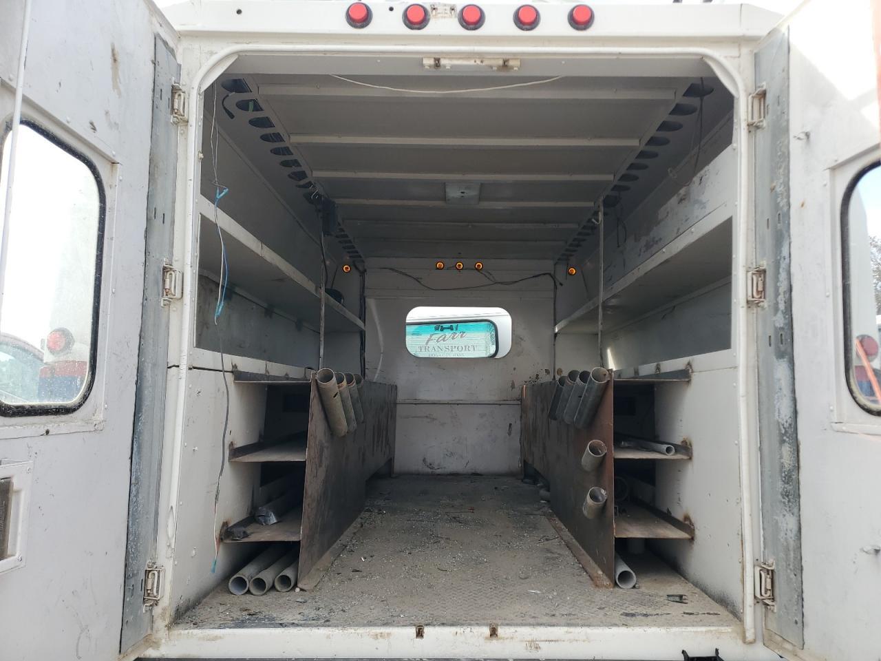 2007 Isuzu NPR Utility / Service Truck