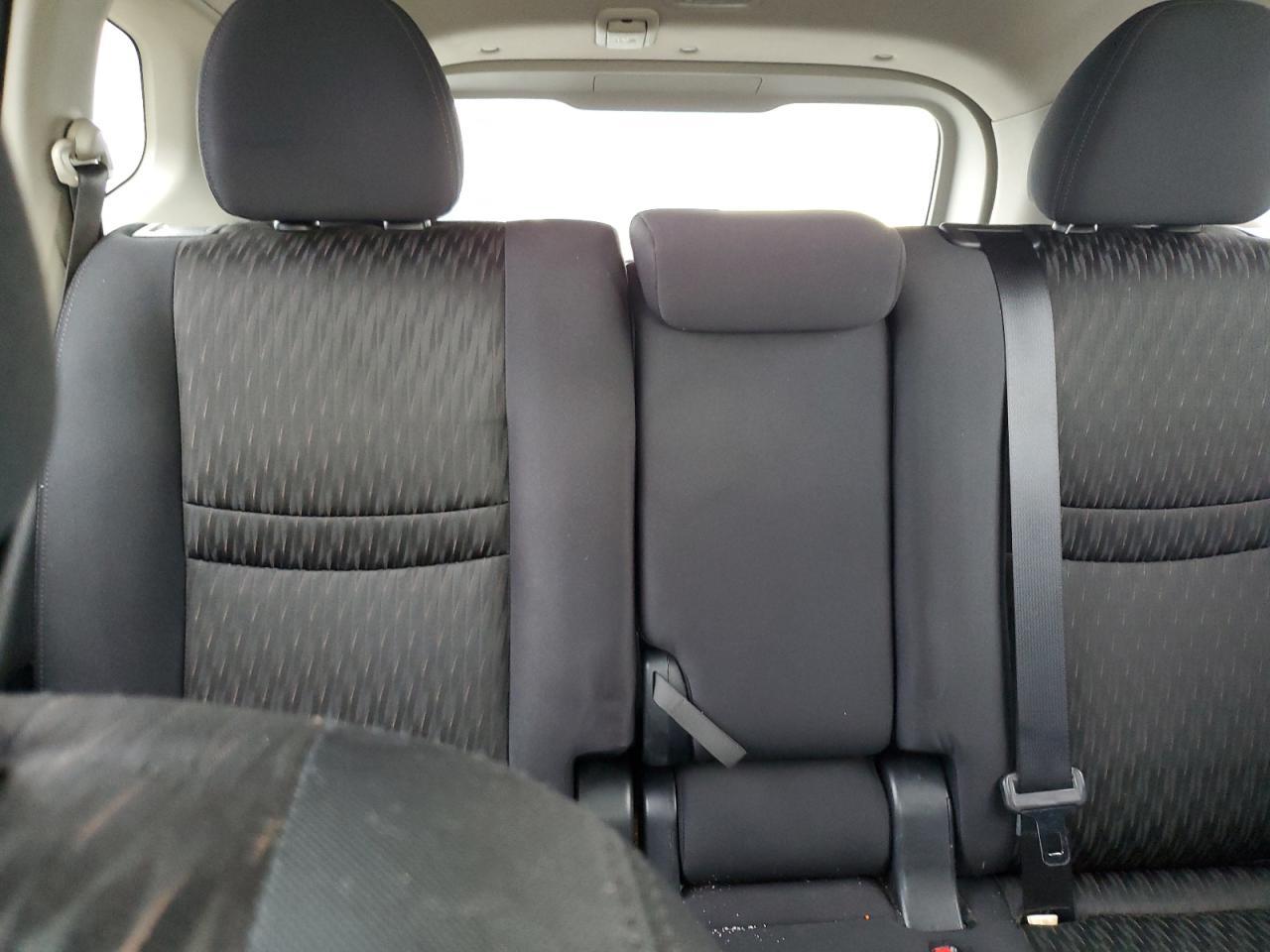 2017 Nissan Rogue sv