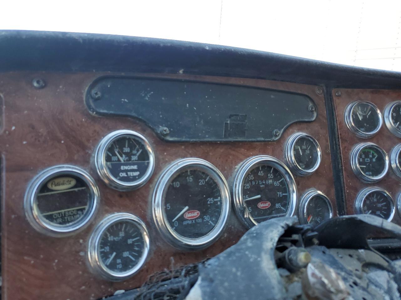 2005 Peterbilt 378 Dump Truck