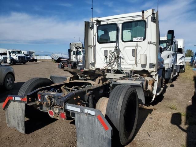 2015 Freightliner Cascadia Semi Truck