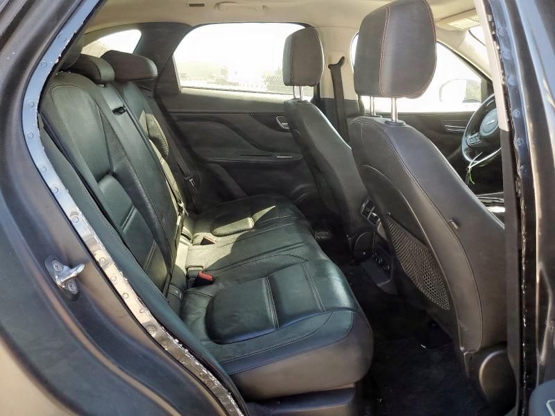 2017 Jaguar F-PACE Prestige