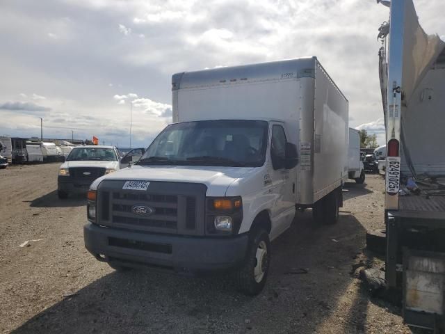 2016 Ford Econoline E350 Super Duty Cutaway Van