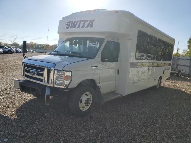2021 Ford Econoline E450 Super Duty Cutaway Van