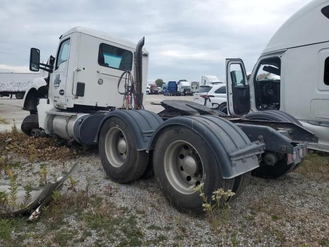 2020 Kenworth T880 Semi Truck