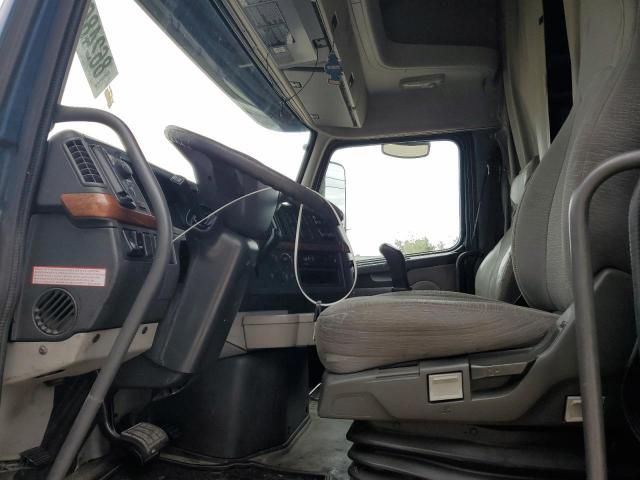 2005 Volvo VN VNL