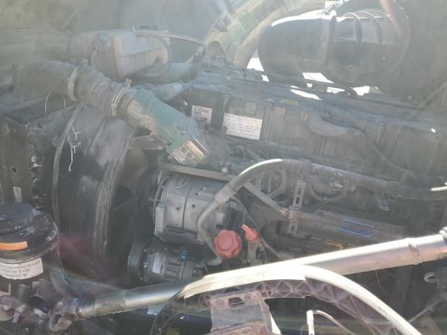 2006 Volvo VNL Semi Truck