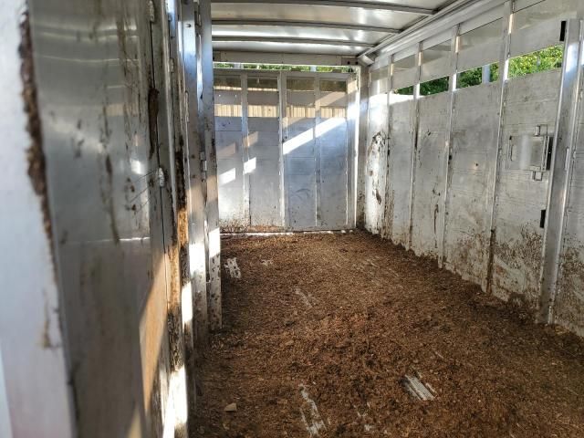 2021 Featherlite 8117-6720-STD Livestock Trailer