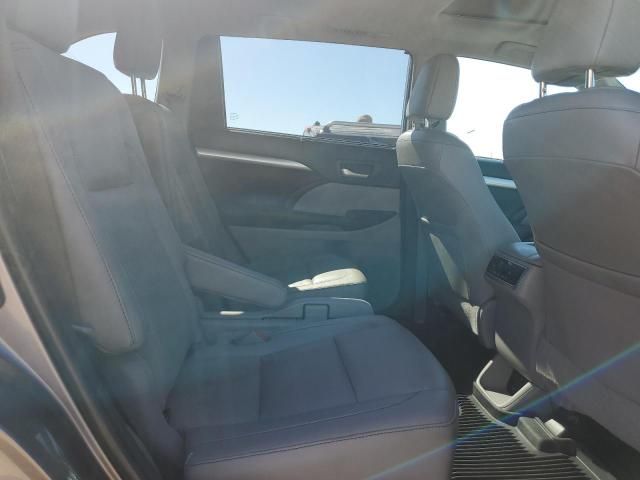 2018 Toyota Highlander SE