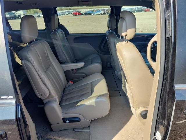 2013 Chrysler Town & Country Touring