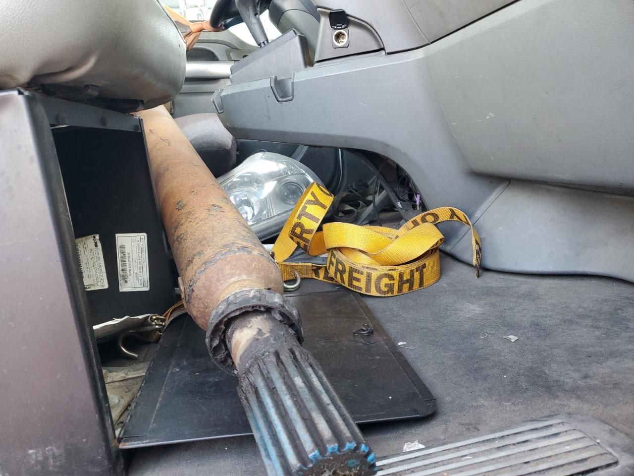 2014 Kenworth T680 Semi Truck