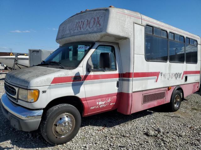 2000 Ford Econoline E450 Super Duty Cutaway van
