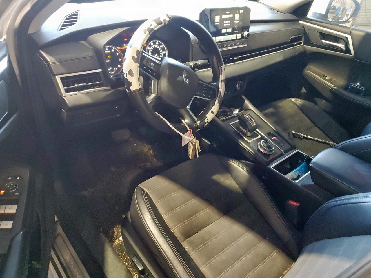 2022 Mitsubishi Outlander se