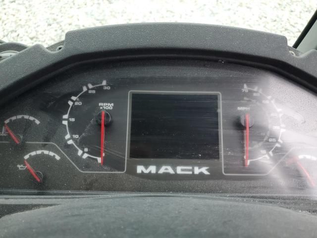 2022 Mack LR