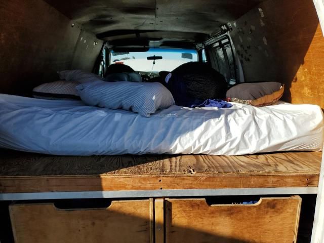 2000 Ford Econoline E150 Van