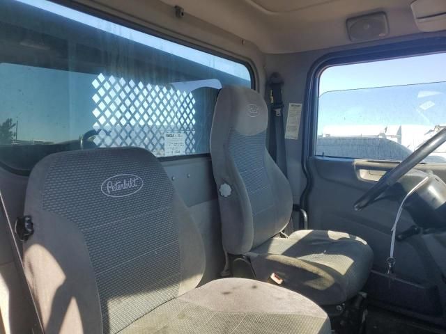 2014 Peterbilt 325