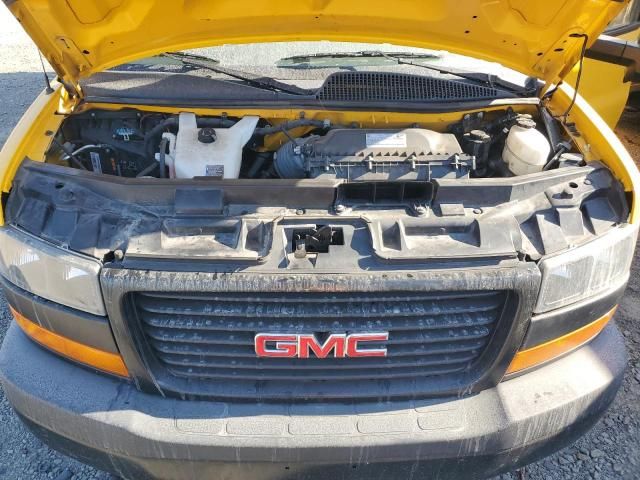 2022 GMC Savana CUT-BOX Truck