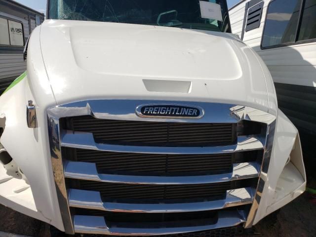 2020 Freightliner Cascadia 126 Semi Truck