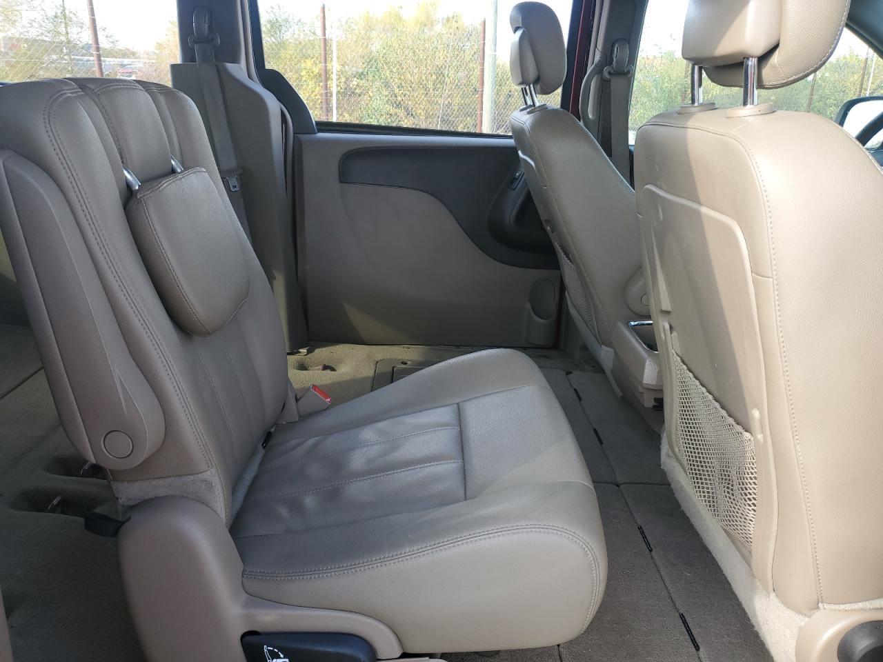 2016 Chrysler Town & Country Touring