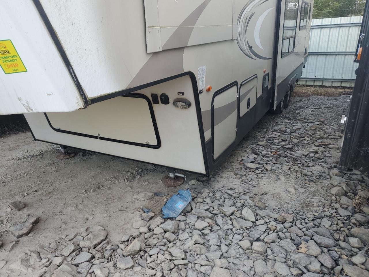 2017 Cougar 30RLS-Camper