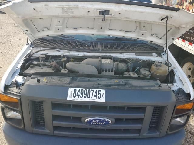 2016 Ford Econoline E350 Super Duty Cutaway Van