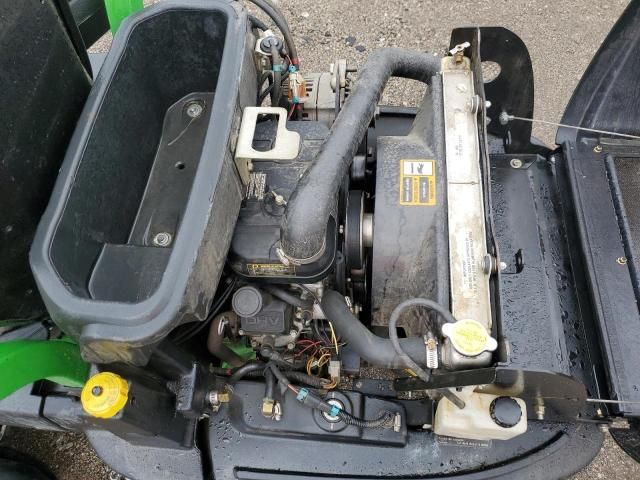 2017 John Deere 2500E Greens Mower