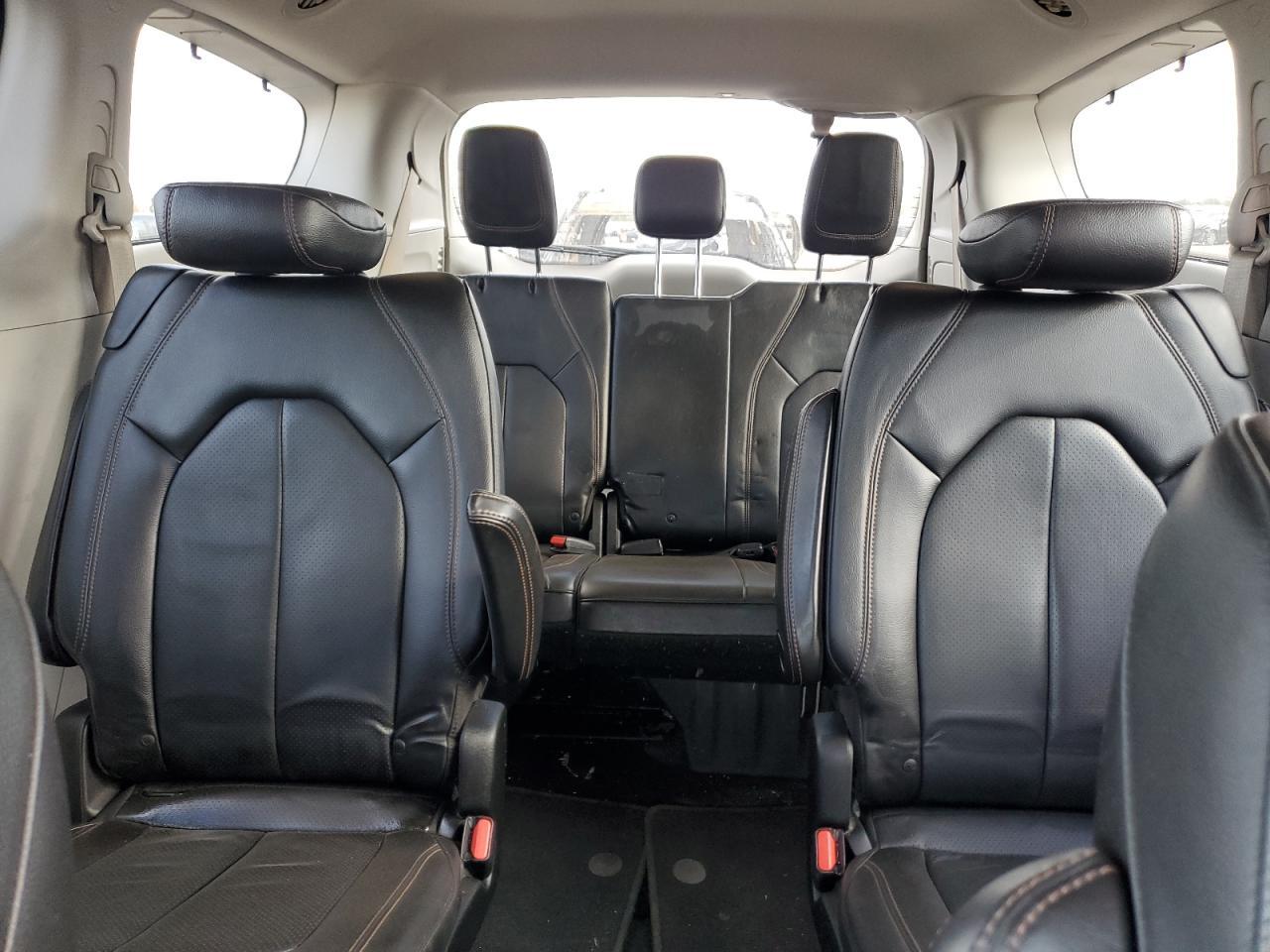 2018 Chrysler Pacifica Touring l