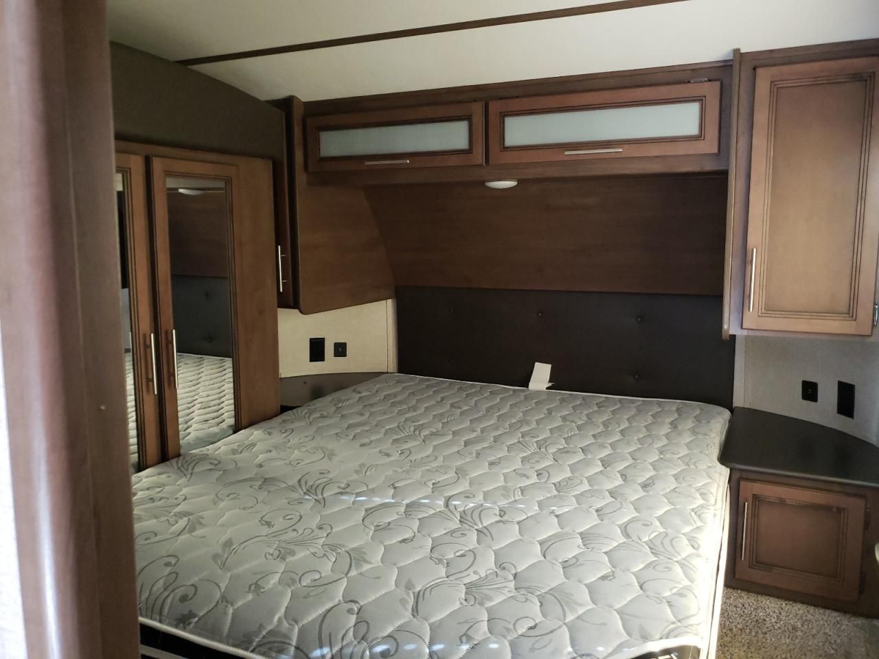 2020 Keystone Cougar Series M-32 b