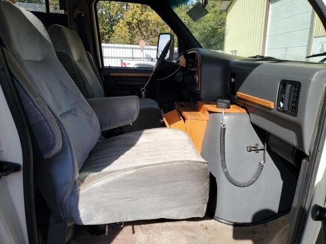 1997 Ford Econoline E450 Super Duty Cutaway Van RV
