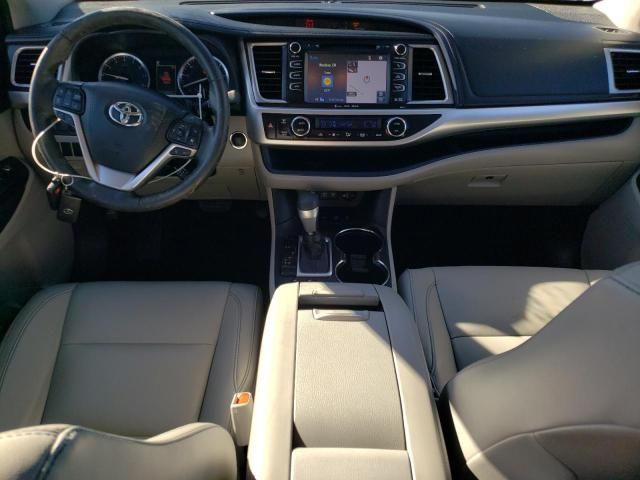2017 Toyota Highlander SE